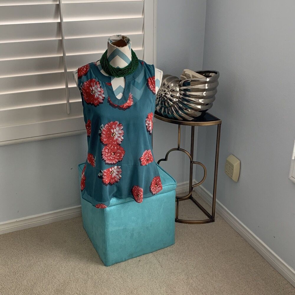 beautiful, breezy CABI summer top  size S